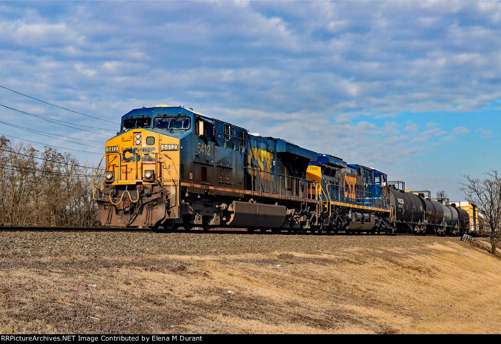 CSX 5412 on M-403.